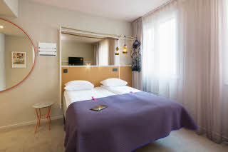 Photo by: Tord-Erik Andresen
Hotellfoto.no
+47 988 26 280
tord@fotofoto.no
Bed in room Superior